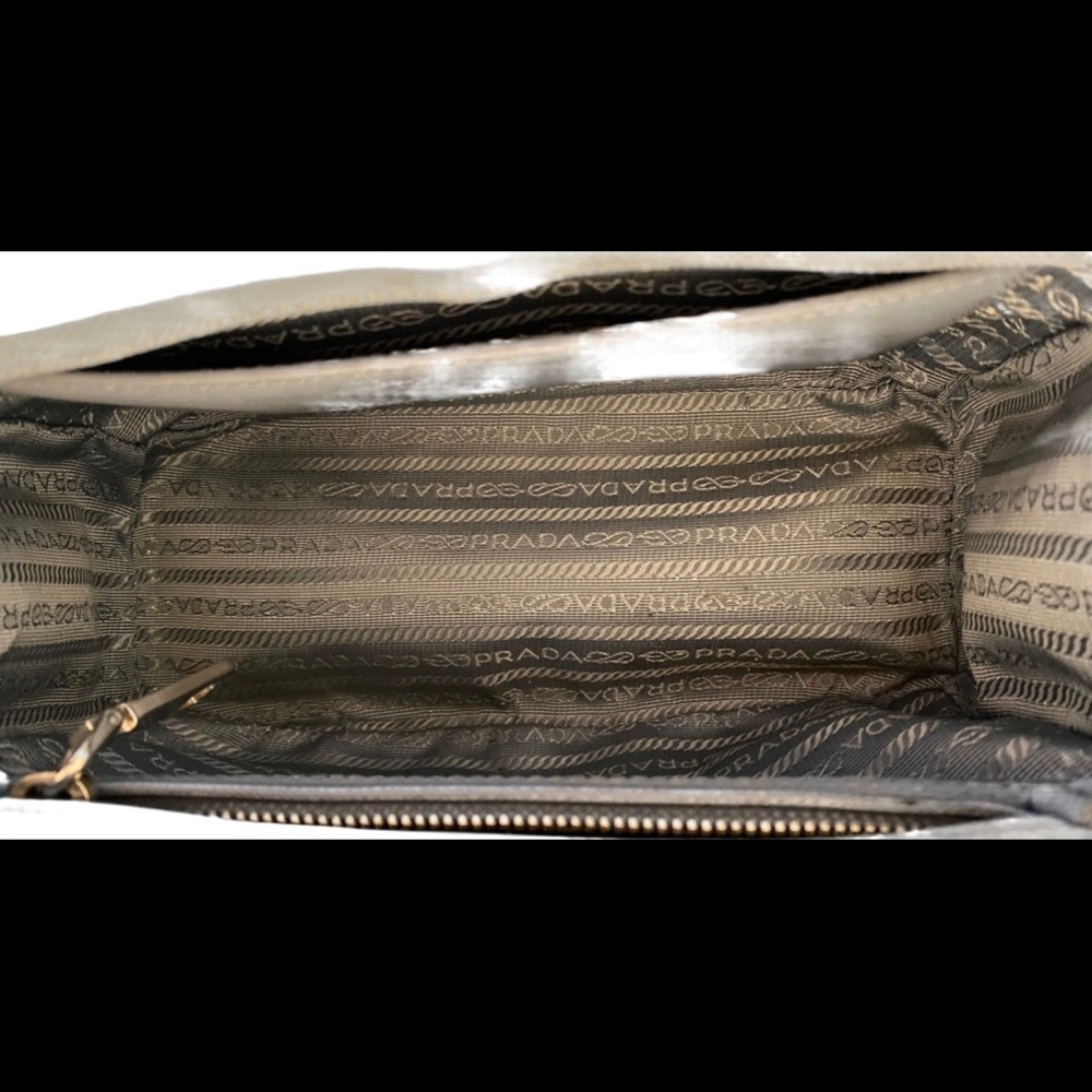 💎Auth Prada Saffiano Small Gallerina Sky Blue Tote- SUPER SALE!!!💎 - Picture 5 of 8